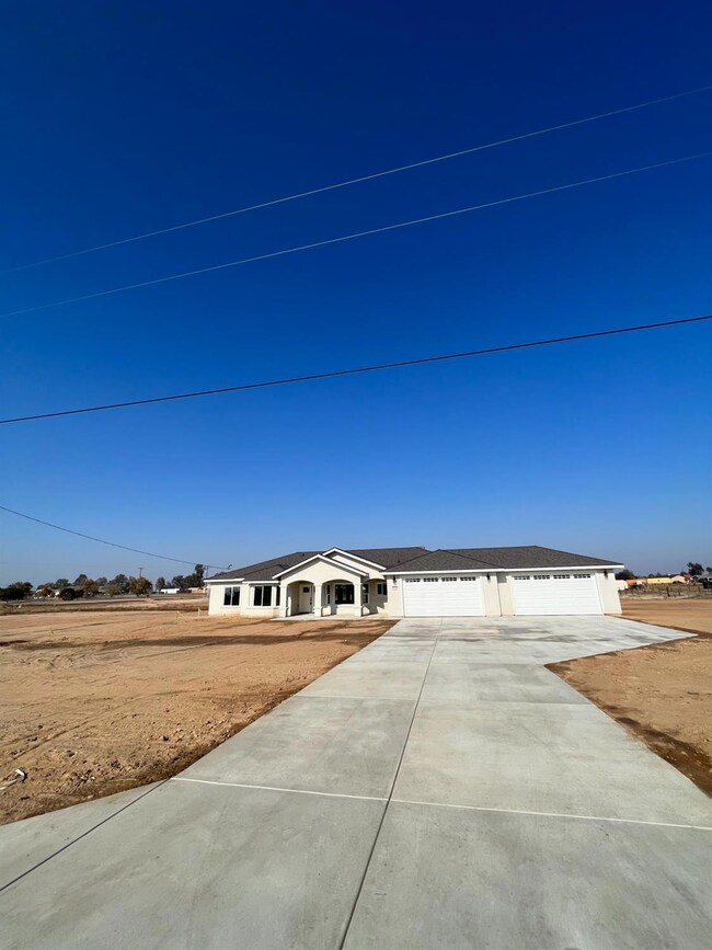 30551 Sunnyside Ave, Madera, CA 93638 - photo 2