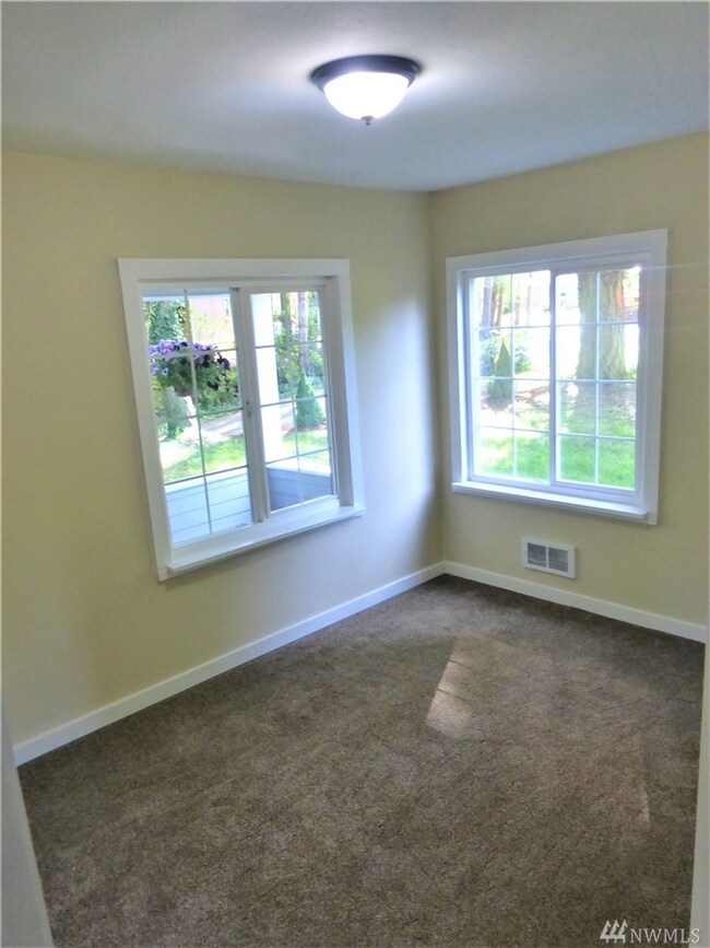 504 NW Clark Ave, Winlock, WA 98596 - photo 4