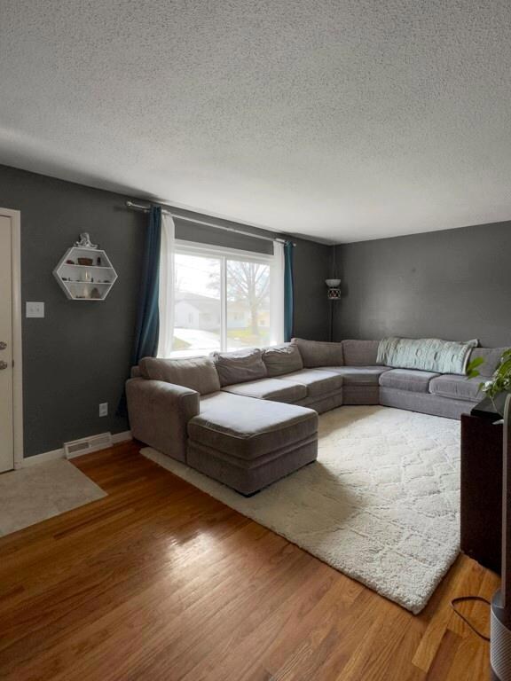 2642 E Sheridan Ave, Des Moines, IA 50317 - photo 6