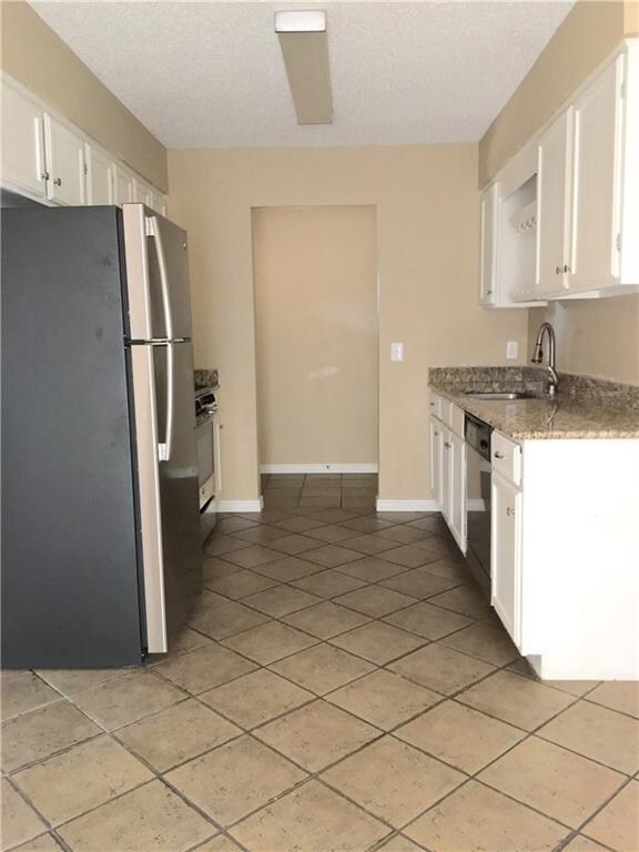 800 Lapwing Rd, Edmond, OK 73003 - photo 3