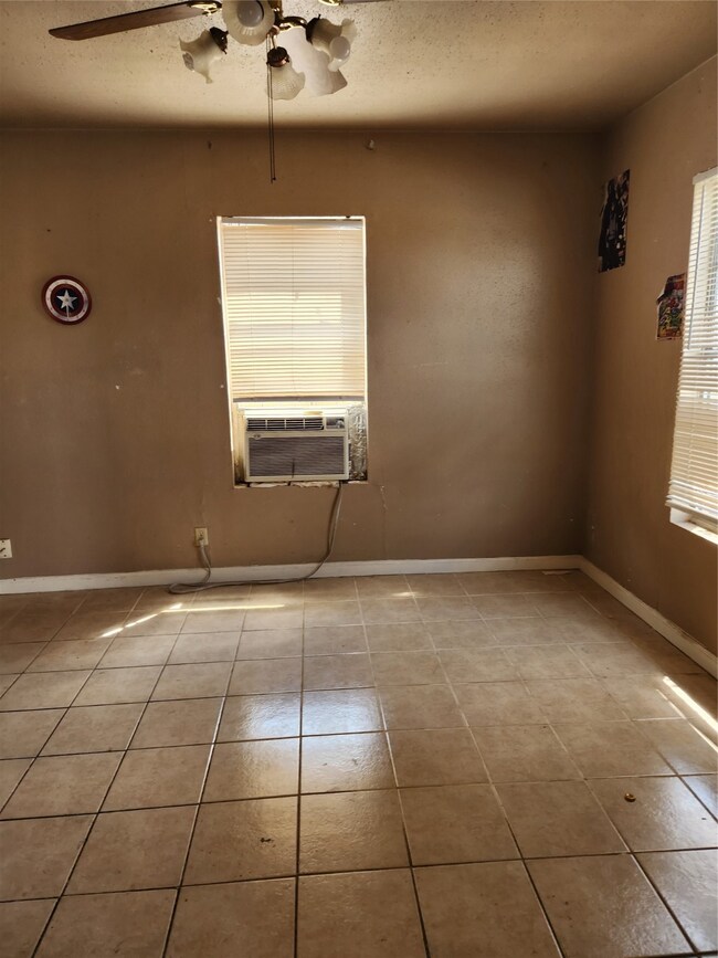 1013 Lawrence St, Rosenberg, TX 77471 - photo 2