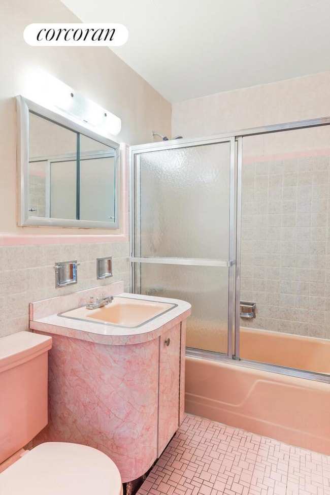 61-18 69th Ln, Flushing, NY 11379 - photo 7