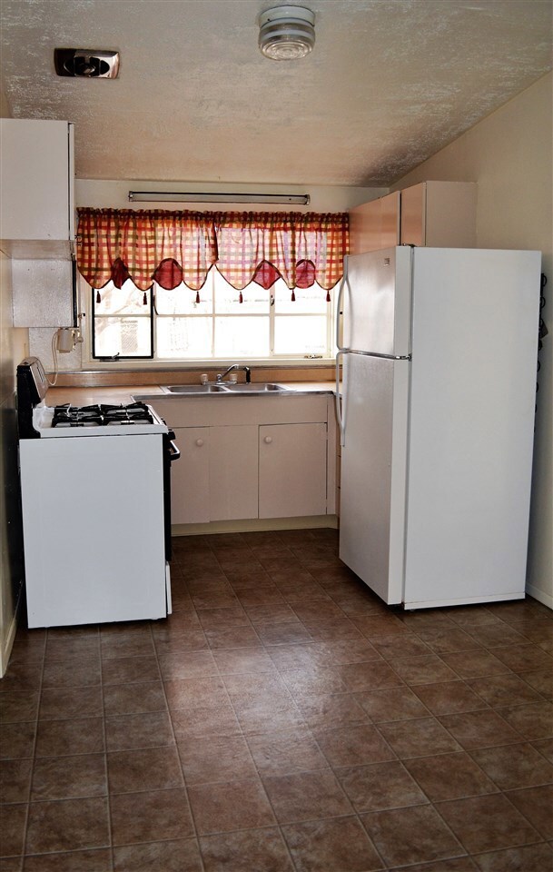 2405 Telles Ave unit 1, Alamogordo, NM 88310 - photo 5