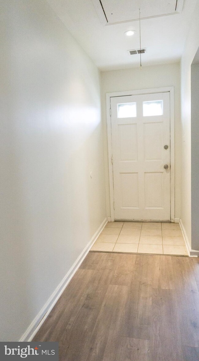 12001 Pheasant Run Dr, Laurel, MD 20708 - photo 4