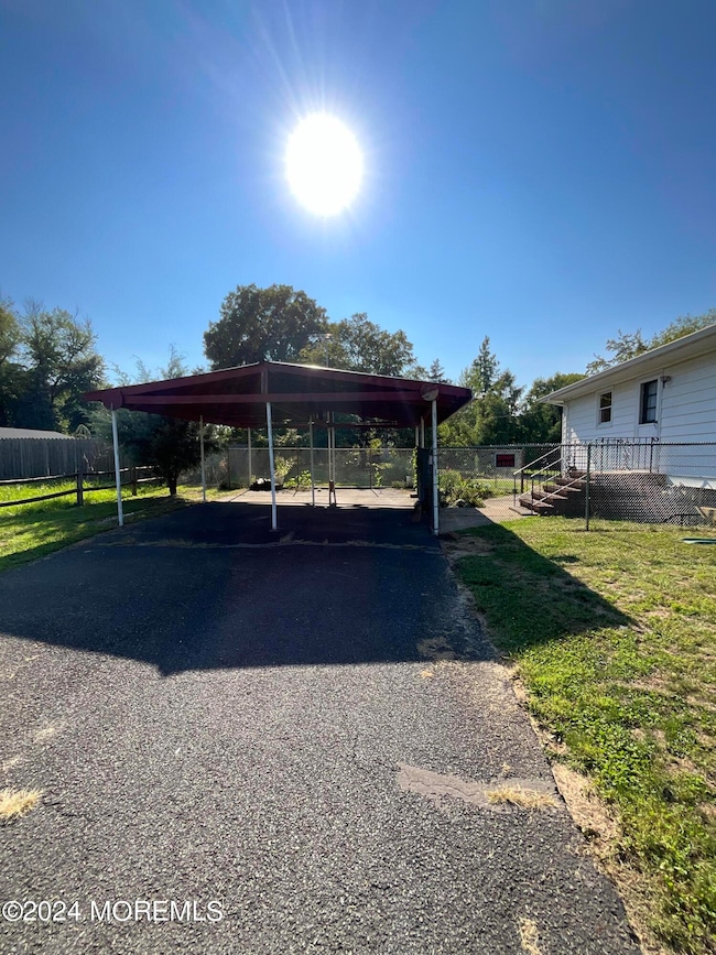 27 Locust St, Cliffwood, NJ 07721 - photo 3