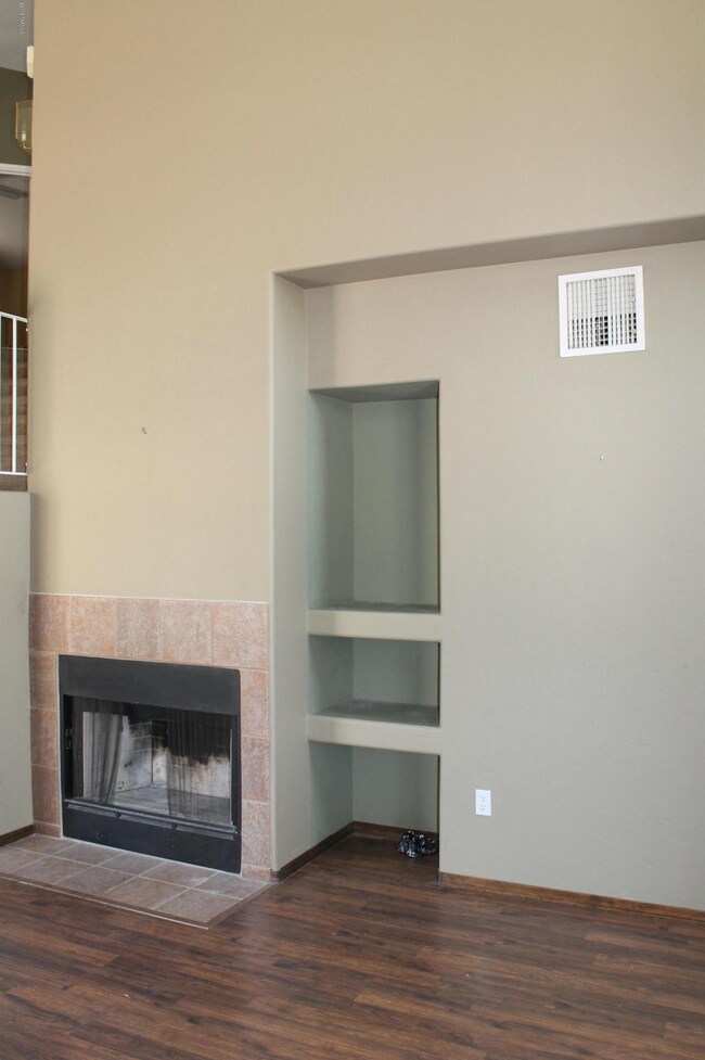 Livingroom fireplace
