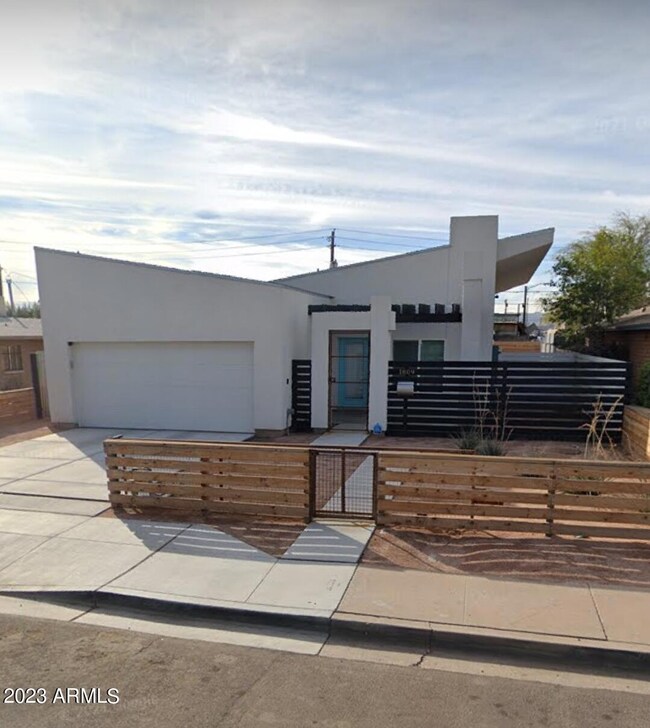 1809 East Adams Street