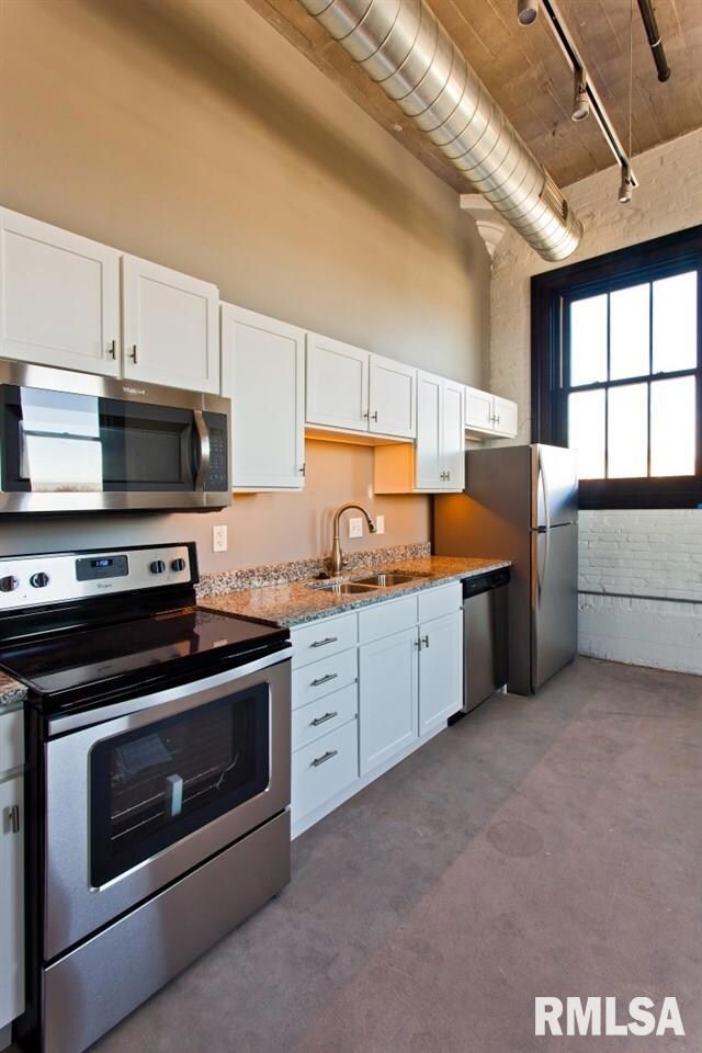 511 Pershing Ave unit 609 W, Davenport, IA 52803 - photo 7