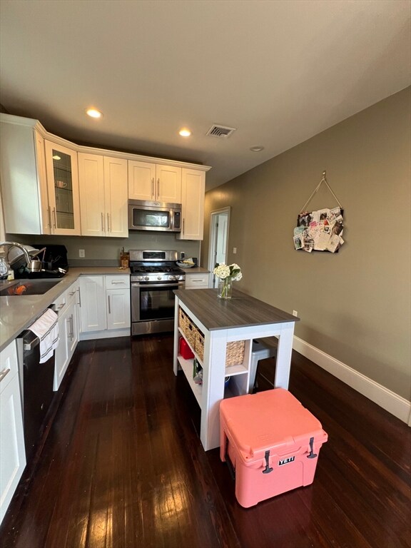 686 E 8th St unit 3, Boston, MA 02127 - photo 3