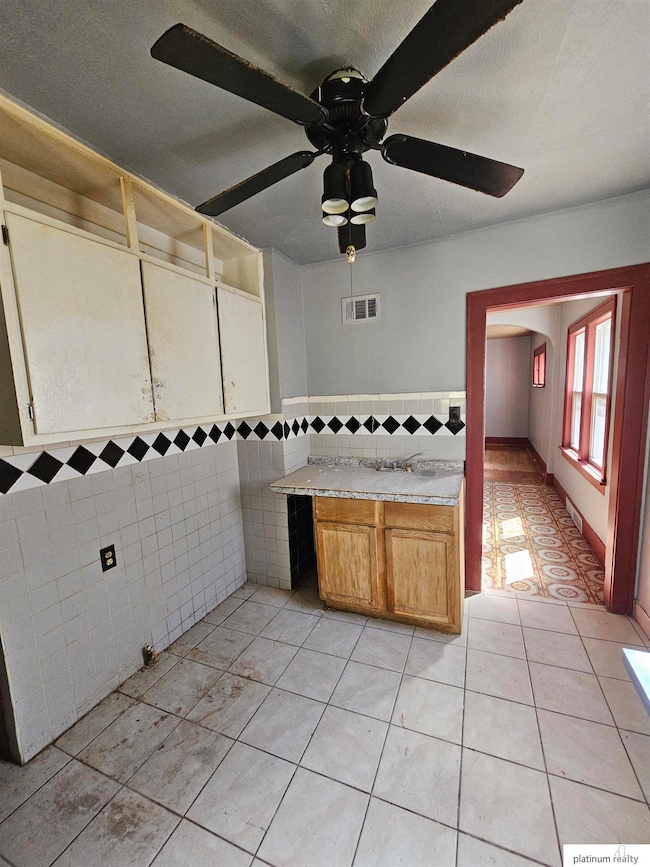 2436 S 23rd St, Omaha, NE 68108 - photo 6