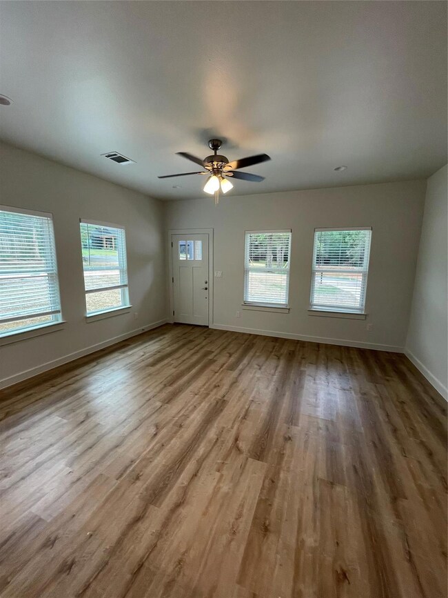 818 Dubois St, Denison, TX 75020 - photo 6