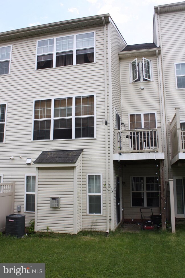 4320 Vintage Ivy Ln, Owings Mills, MD 21117 - photo 2