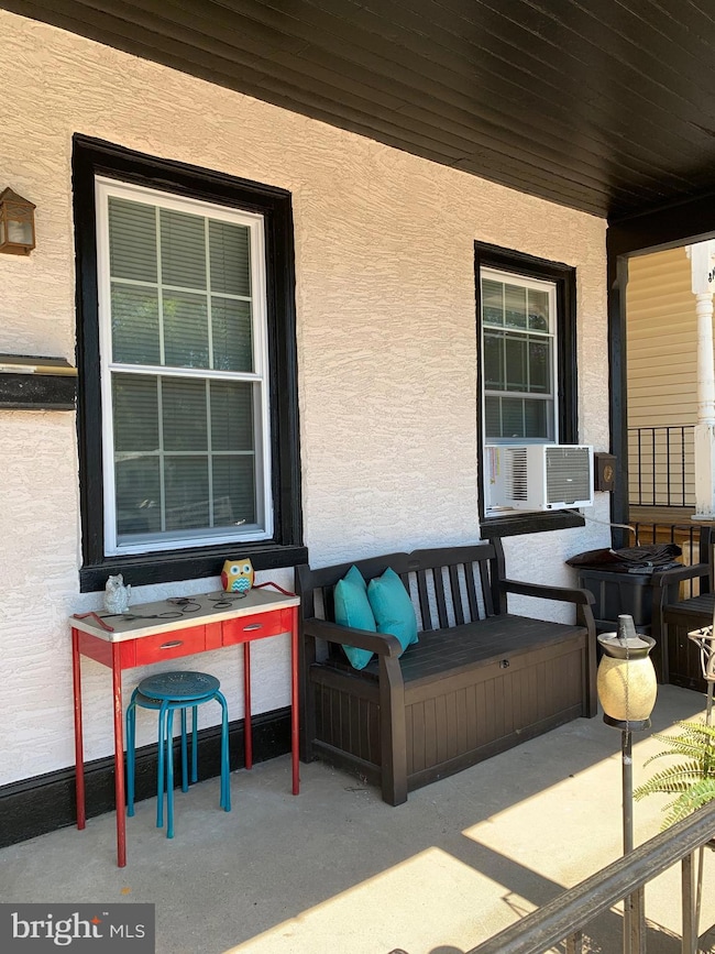 316 Harry St unit SECOND FLOOR, Conshohocken, PA 19428 - photo 2