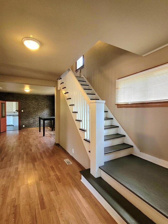 1670 W 10th Place, Gary, IN 46404 - photo 5