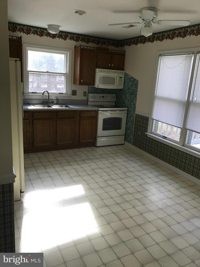 111 Surrey Dr, Ruther Glen, VA 22546 - photo 4