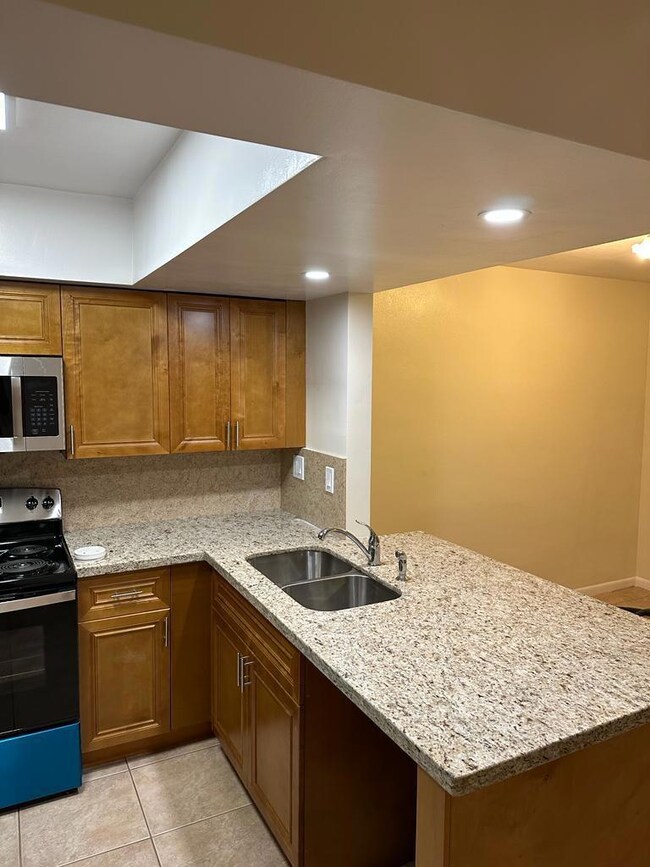 7427 NW 76th Ct, Tamarac, FL 33321 - photo 3