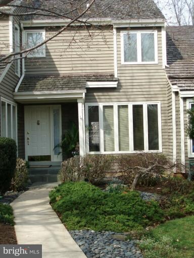 15518 Royal Crescent Ct, Dumfries, VA 22025 - photo 6