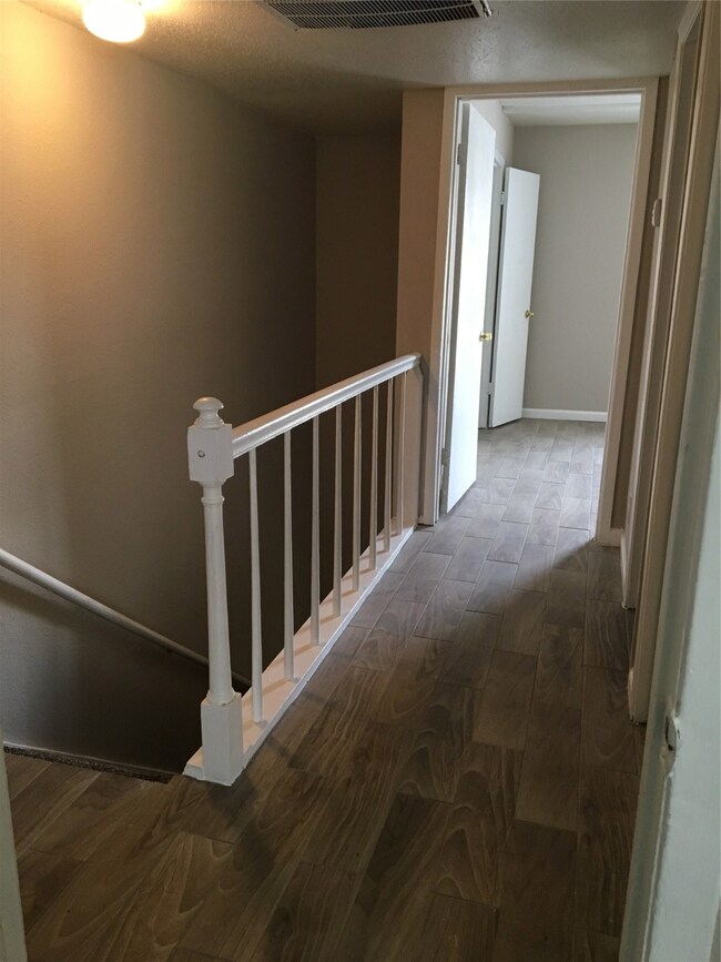 6200 W Tidwell Rd unit 806, Houston, TX 77092 - photo 5