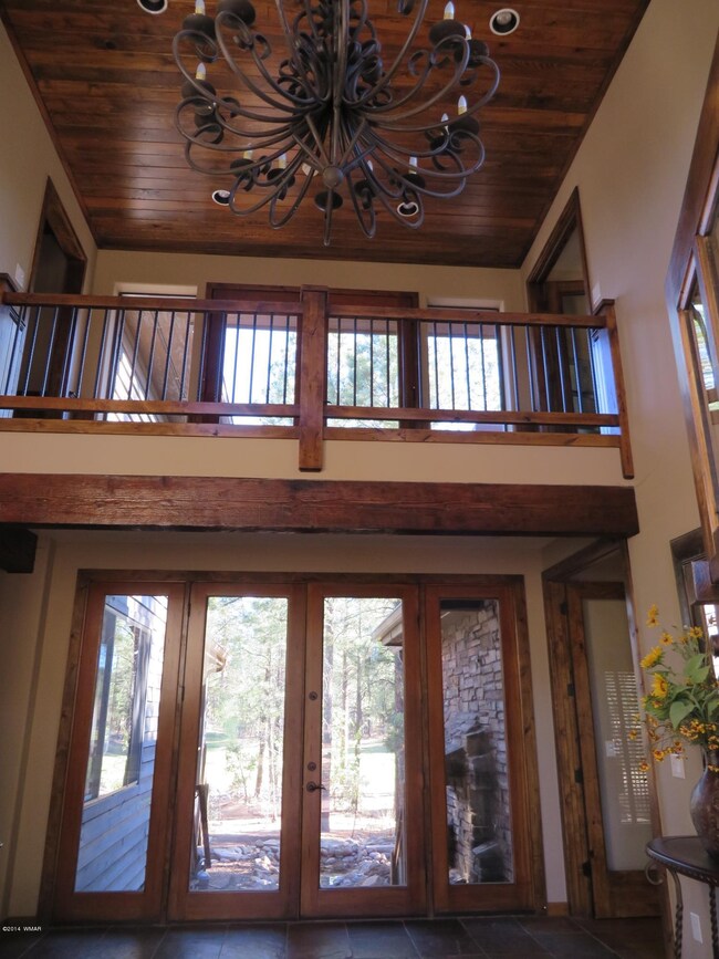 Foyer/ Entrance