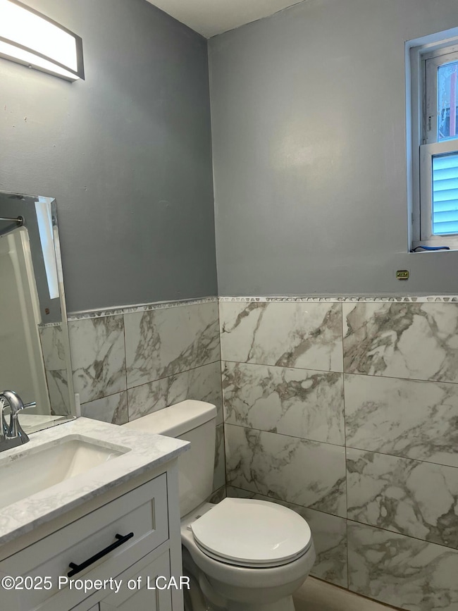 10 S Lehigh St, Shenandoah, PA 17976 - photo 5