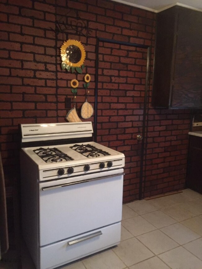 402 S 5th St, Niles, MI 49120 - photo 7