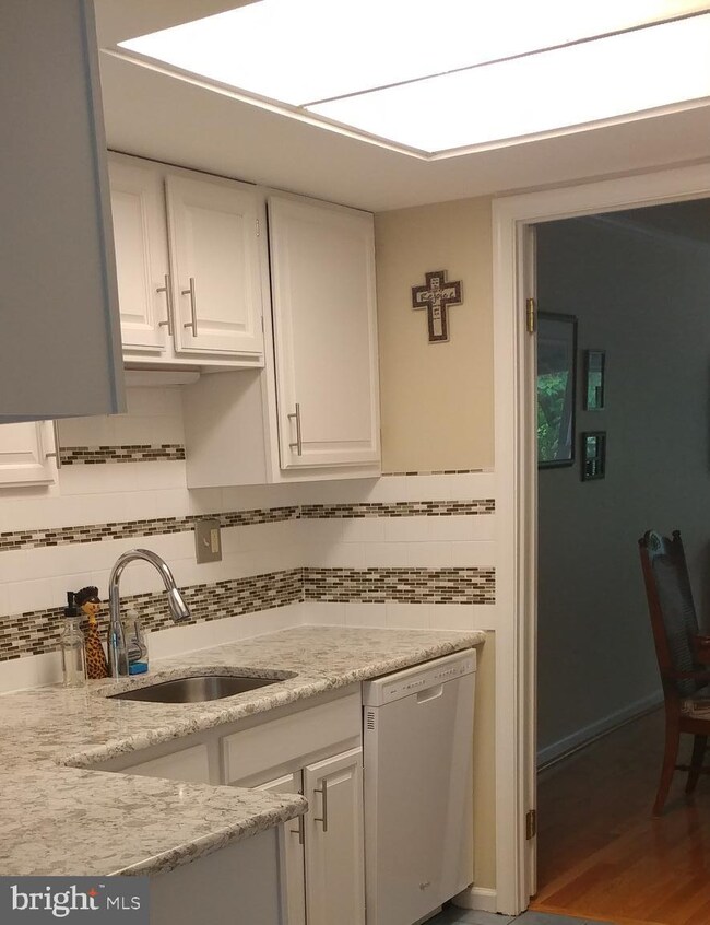 1332 Putnam Blvd unit 27, Wallingford, PA 19086 - photo 5