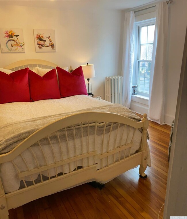 502 Warren St unit C, Hudson, NY 12534 - photo 5