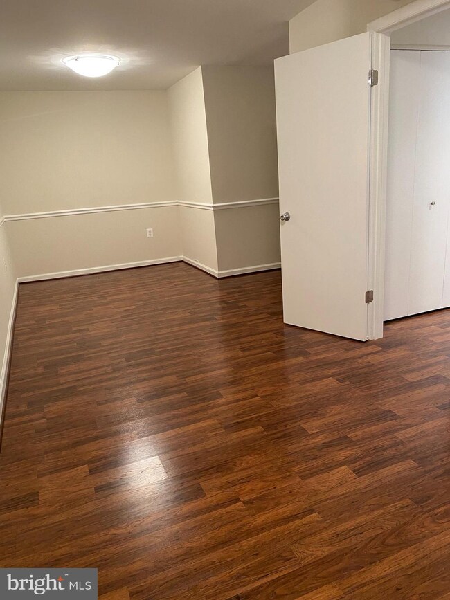 1950 Kennedy Dr unit T1, McLean, VA 22102 - photo 6