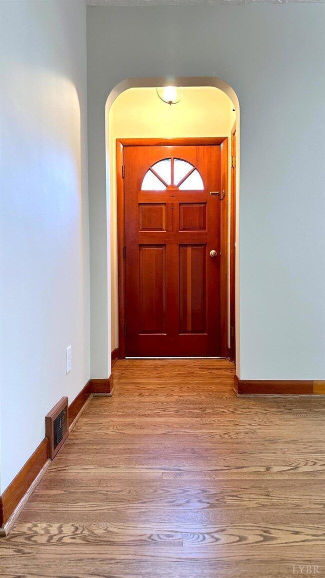 206 Seminole Dr, Madison Heights, VA 24572 - photo 3