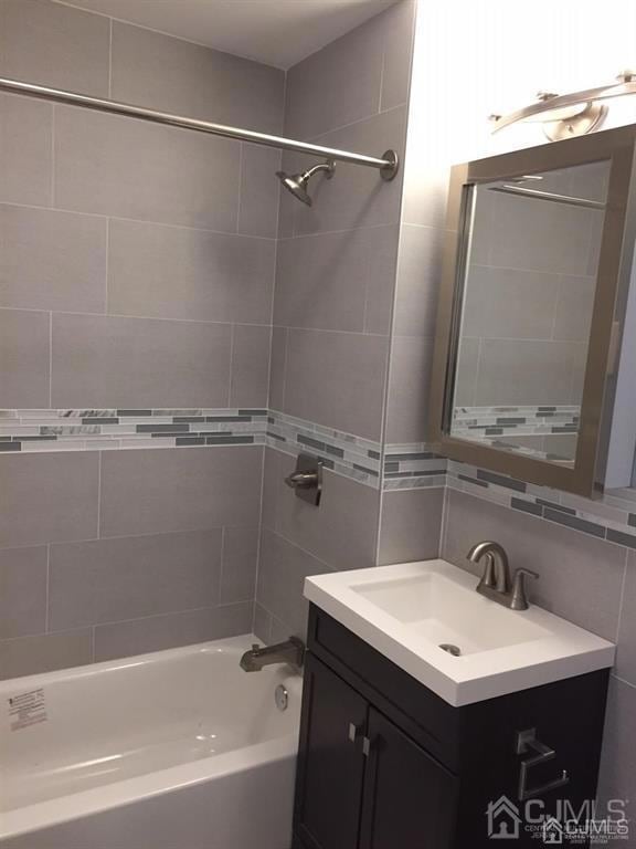 9 Christopher St unit 2, Carteret, NJ 07008 - photo 6