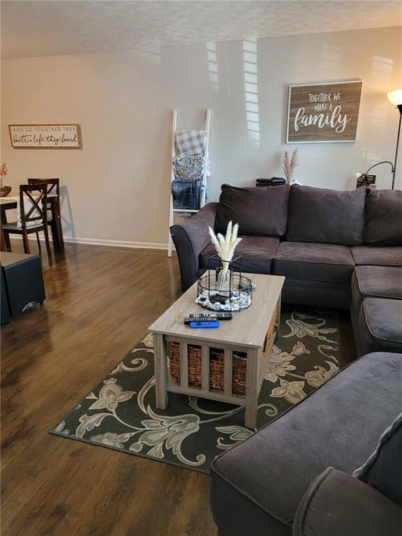 1110 Canterbury Square N, Indianapolis, IN 46260 - photo 3