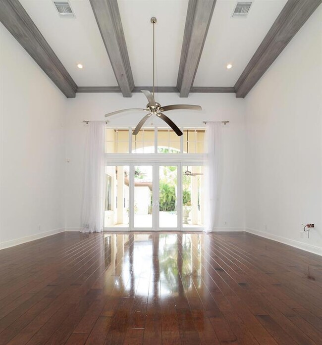 113 Valencia Blvd, Jupiter, FL 33458 - photo 3