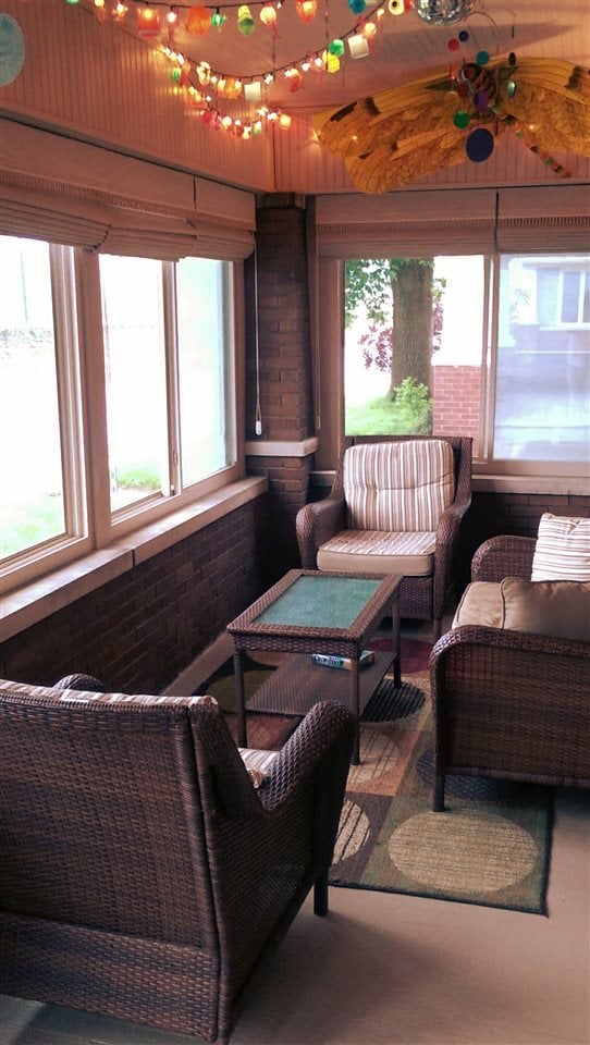 Beautiful sunroom/enclosed