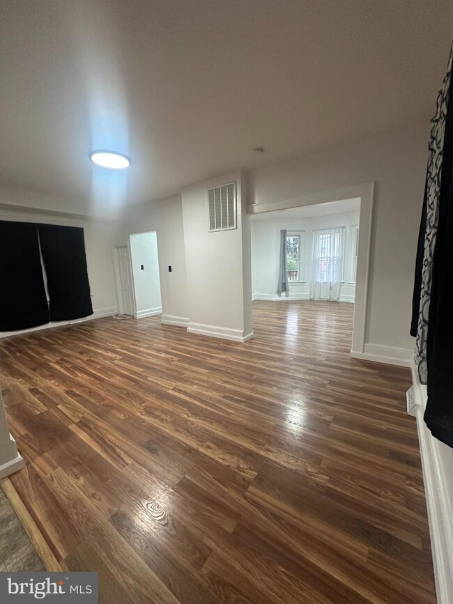 633 N Queen St, Martinsburg, WV 25404 - photo 6