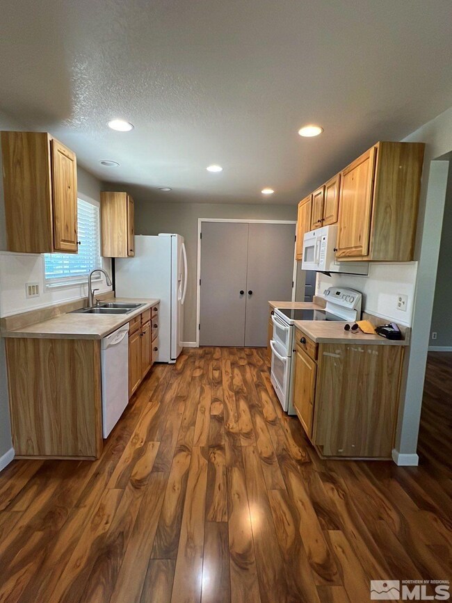 3082 Shari Way, Sparks, NV 89431 - photo 5