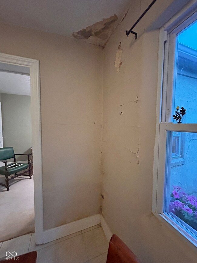 3437 Sycamore Dr, Columbus, IN 47203 - photo 5