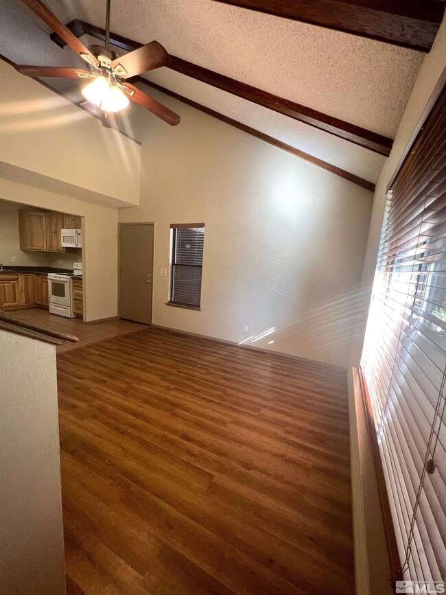 1465 E Peckham Ln unit 24, Reno, NV 89502 - photo 5