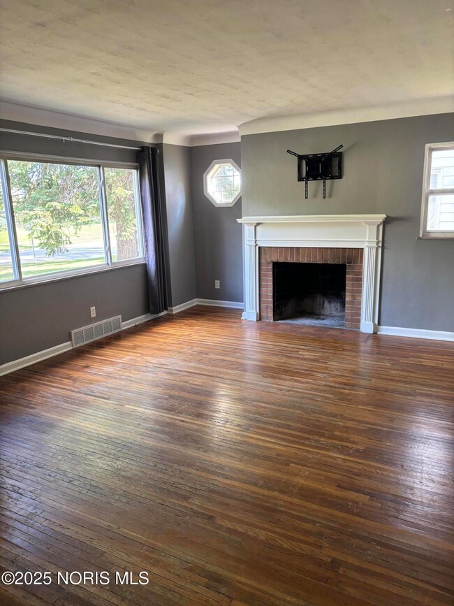 2227 Cheltenham Rd, Toledo, OH 43606 - photo 2