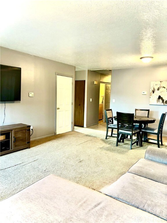 5015 Yalecrest Dr, Dayton, OH 45417 - photo 4