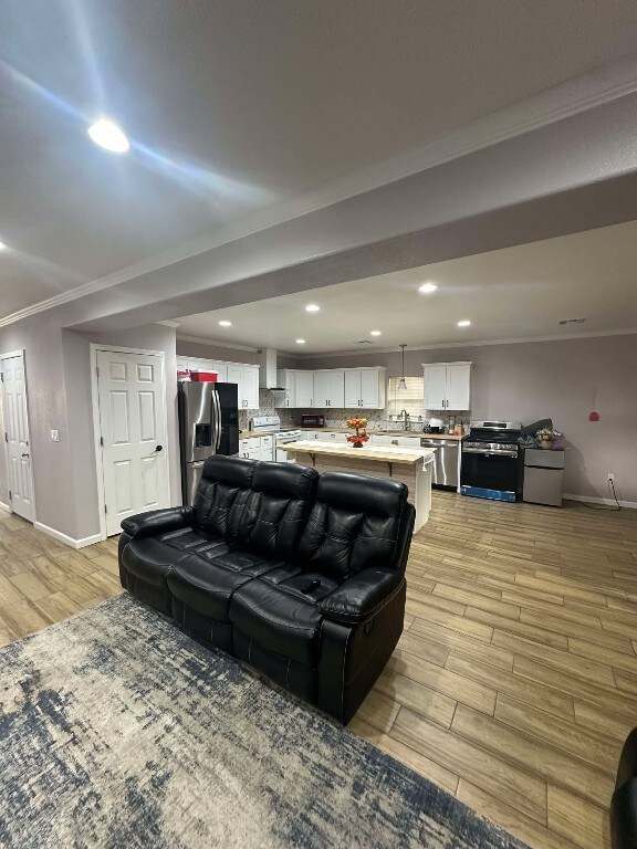 805 N James St, Guymon, OK 73942 - photo 4