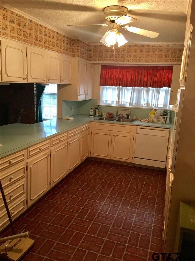 119 119 Samuel, Tyler, TX 75701 - photo 4