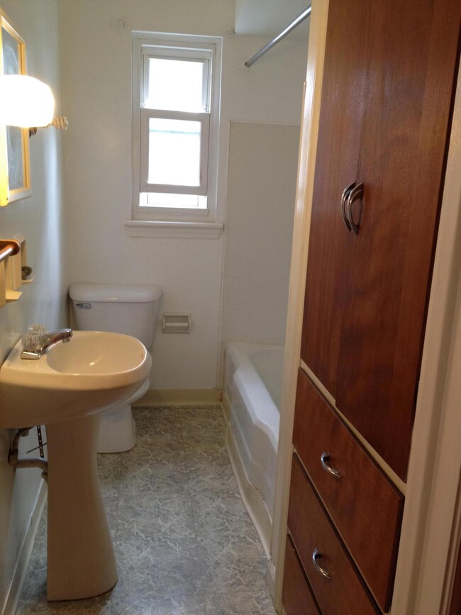 41 N Brinker Ave unit 43, Columbus, OH 43204 - photo 6