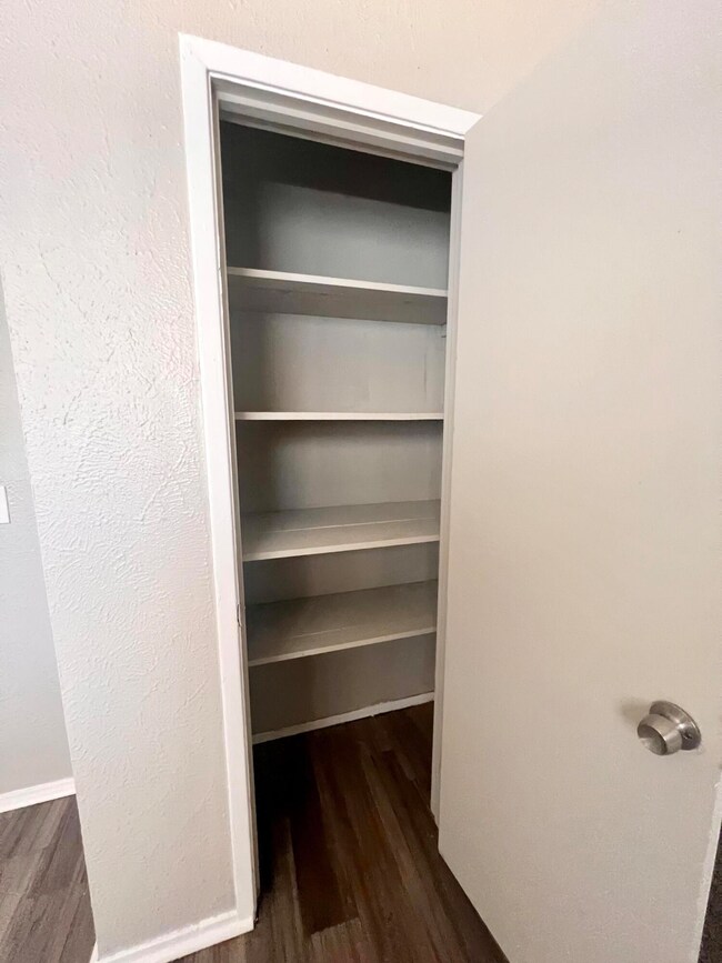 529 42nd St unit B, Lubbock, TX 79404 - photo 5