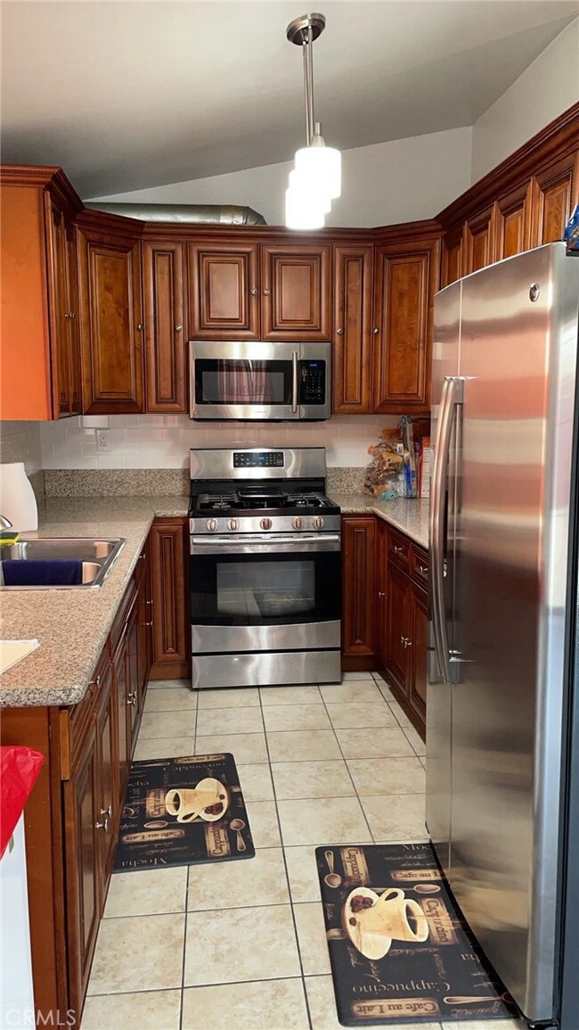 211 S Grape Ave, Compton, CA 90220 - photo 2