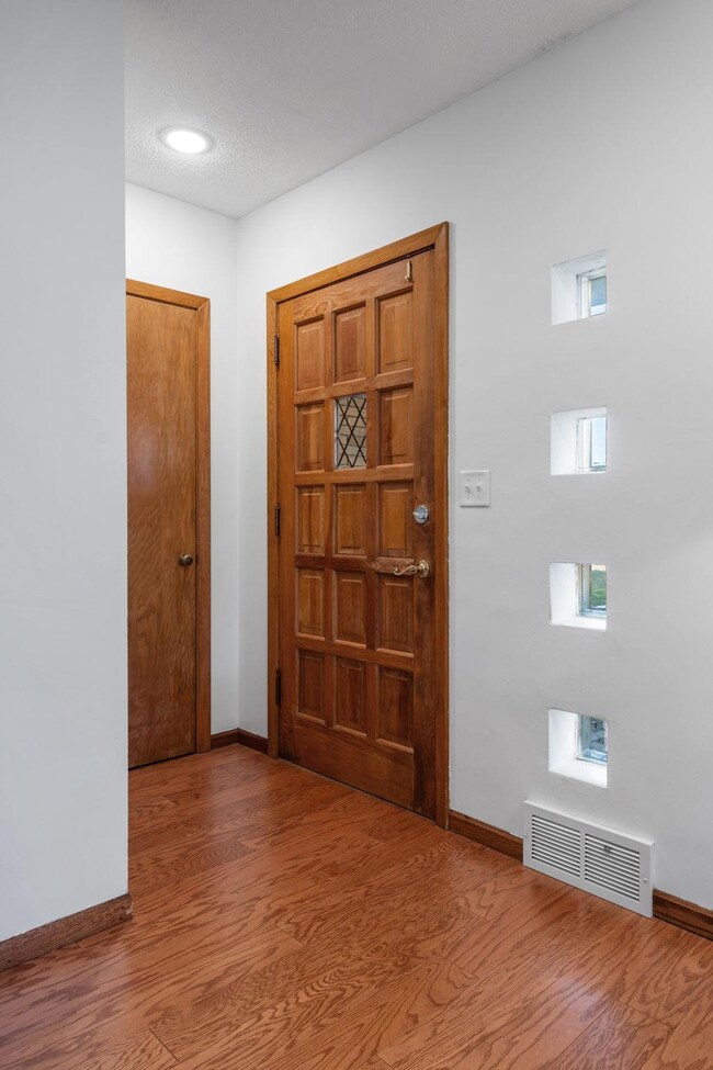 540 Lilac Dr N, Golden Valley, MN 55422 - photo 7