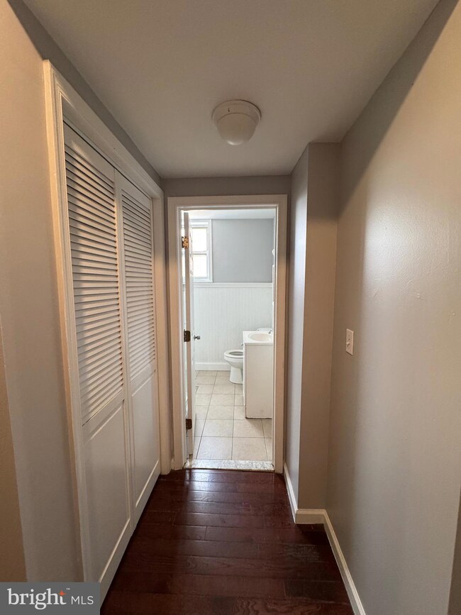 1420 Wharton St unit 2, Philadelphia, PA 19146 - photo 5