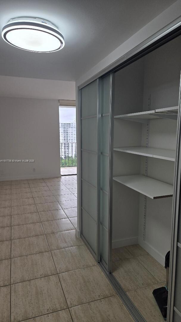 Tower at Biscayne Cove unit 1801, Aventura, FL 33160 - photo 4