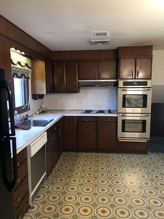 32 Jane Rd, Marblehead, MA 01945 - photo 3