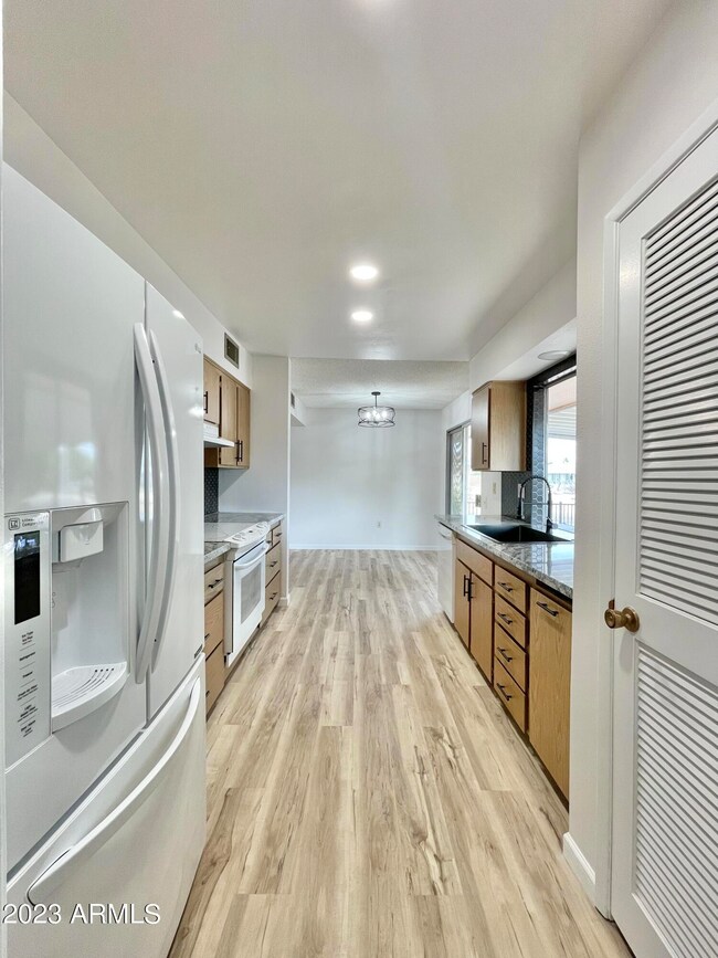 D9E7E1EA-CC0A-4D2B-BFA1-8142AD009A47