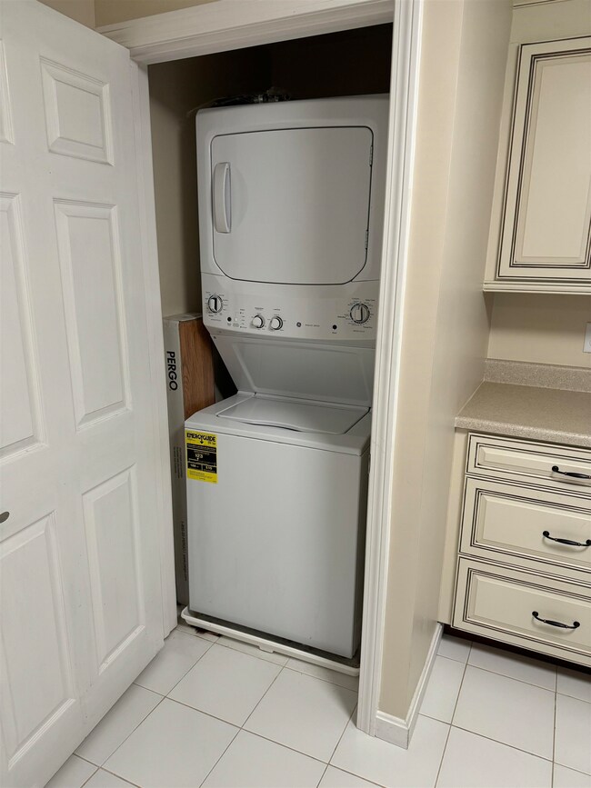 19 Kimberly Dr unit 12, Merrimack, NH 03054 - photo 2